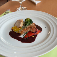 オステリアガウダンテ 神戸ハーバーランド店 - 豚ロースのグリルの赤ワインソース