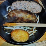 わぎゅう食堂 くらもち - 常陸牛ハンバーグ200ｇ　ﾁｰｽﾞﾘｿﾞｯﾄの揚げ物付　拡大