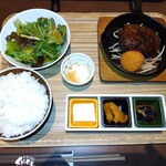 わぎゅう食堂 くらもち - 2025.1常陸牛ハンバーグ200ｇカニクリームｾｯﾄ1680円