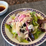 鉄板焼なにわ - ①野菜サラダ(高萵苣&赤縮緬萵苣&紅芯大根&水菜)