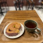 虹いろキッチン - おさつロール＆紅茶　500円モーニング
