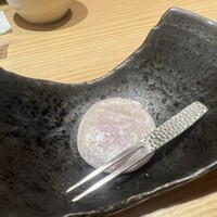 魚菜由良 鼎 - ブルーベリー大福