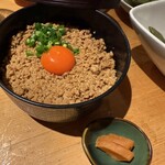 炭火焼鳥と水炊き 五郎一 - 蘭玉たまごのせそぼろ丼