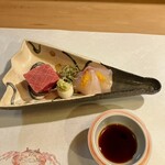 ひろ作 - マグロと九絵の昆布締め唐墨掛けでーす。