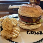 CRUZ BURGERS & CRAFT BEERS - 