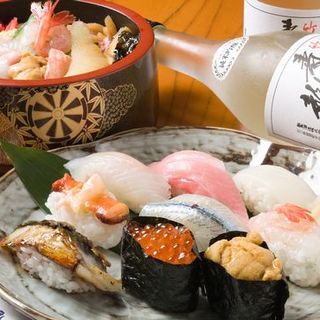 Enjoy seasonal ingredients delivered directly from Kanazawa Port.