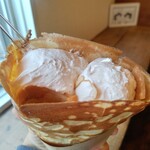 クレープ えんどう - シュガーバターに生クリーム全量トッピング