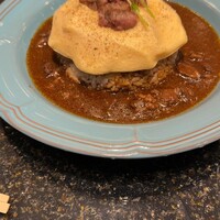 神戸牛洋食アモナ - 神戸牛スフレオムライスの極上赤身の牛ピラフ