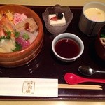 旬魚 左阿彌 - 海鮮丼