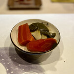 うを徳 - 鮑　肝ソースも絶品。人参も甘くて濃くて、う、旨い。