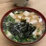 いもや - 豆腐の味噌汁　キラキラ眩しい　美味しい！