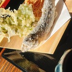 283085863 - やまめ姿揚げ