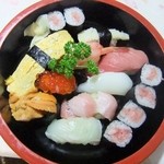 すし処纏 - 出前の寿司　松（2500円）