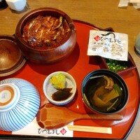 しら河 浄心本店 - 2025/1 しら河のひつまぶし3100円、肝吸い300円