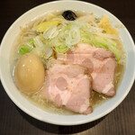 塩タンメン（中盛） + 味玉