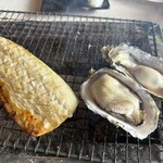 牡蛎処 桝政 - 塩サバ、焼き牡蠣