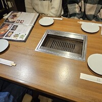 焼肉 黒田 - 綺麗な店内、個室あり