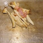 센노 다이도코로 히사이점 - 자신이 직접 구워 먹는 매력적인 경험.