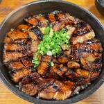 炭焼豚丼 豚野郎 - 