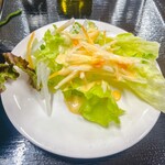 麺紡 - 無料の野菜サラダ