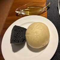 The Grill on 30th - パン