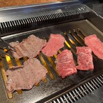 焼肉 京城園 - 焼き焼き!!