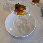 ホテル アゴーラ リージェンシー 大阪堺 - アボカドとトマト モッツァレラのカクテル  いくらを添えて