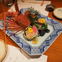 活伊勢海老料理 中納言 神戸三宮本店 - 伊勢海老の活造り