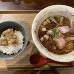 麺屋 桜息吹 - 醤油ラーメン+ランチ定食（ホルモン丼）
