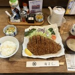 福よし - 配膳の全景写真