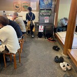 豚ラーメン enten香 - カウンター  小上がり