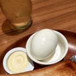 びっくりドンキー - 何も言わなくても玉子の殻剥いて持ってきてくれます　ありがとうございます(￣ー￣)ﾆﾔﾘ