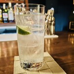 Bar Honesty - お連れ様のジンを使ったカクテル