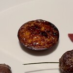 ASAHINA Gastronome - ◉ランド産仔鳩＆黒トリュフ　胸肉をスフレ仕立てにし、そのコンポジション　コクのあるソースサルミに黒トリュフ