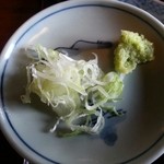 慈久庵 - 薬味、甘味があって鼻にツンと抜ける辛さもある山葵と　程よく晒した葱