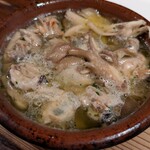 スペイン居酒屋 アニモ - 牡蠣アヒージョ