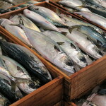 炭火焼濃厚中華そば 威風堂道 - 鯖をまるごと炭火で焼いて