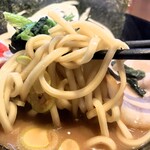 横横家 - 太めの麺