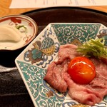 肉和食 月火水木金土日 - 黒毛和牛の卵黄しゃぶすきとお漬物