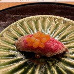 283183823 - 和牛ヒウチといくらの握り