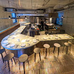 400℃ PIZZA - アワード終了を待ち構える店内。これから料理人を迎えます。