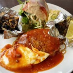 ヒロミ - ハンバーグランチ＝900円（のプレート）