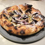 400℃ PIZZA - コウイカのピッツァ。