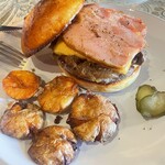 OVERWHELM HAMBURGER & BAR STAND - 