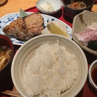 伊豆の旬 やんも 丸の内店 - 