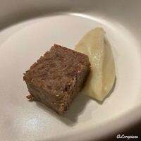 DADA - 雫石産 黒毛和牛のコンビーフと根セロリのピュレ