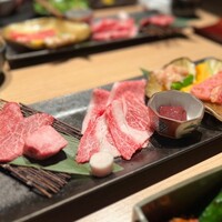 薩摩 牛の蔵 吉祥寺店 - お写真から…お肉のレベルが伝わりますでしょうか？(*´-`)
                鹿児島の中でも指折りの
                牛飼い名人“蔵元“の
                技と情熱が作り出すプレミアム牛“薩摩牛4％の奇跡“がいただける焼肉屋さん