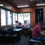 とら食堂 - 一人用大テーブル席、テーブル席、小上がり席有（H26.6.17撮影）