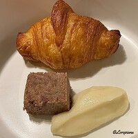 DADA - クロワッサンと黒毛和牛のコンビーフと根セロリのピュレ