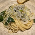 水のや - 釜揚げシラスと春菊のスパゲティ